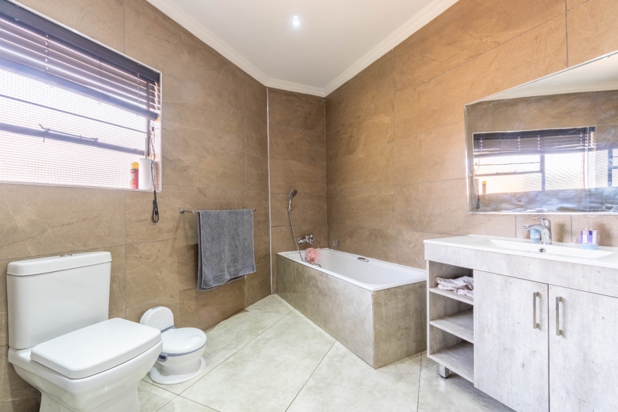 4 Bedroom Property for Sale in Atlasville Gauteng
