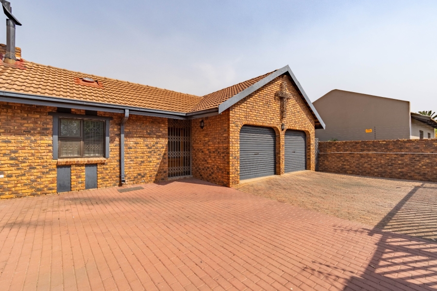4 Bedroom Property for Sale in Atlasville Gauteng