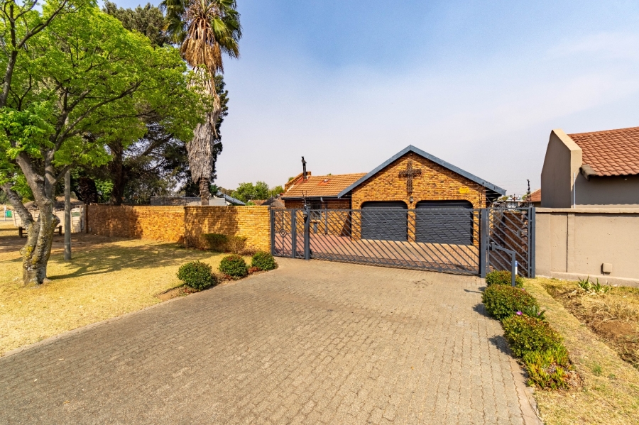 4 Bedroom Property for Sale in Atlasville Gauteng