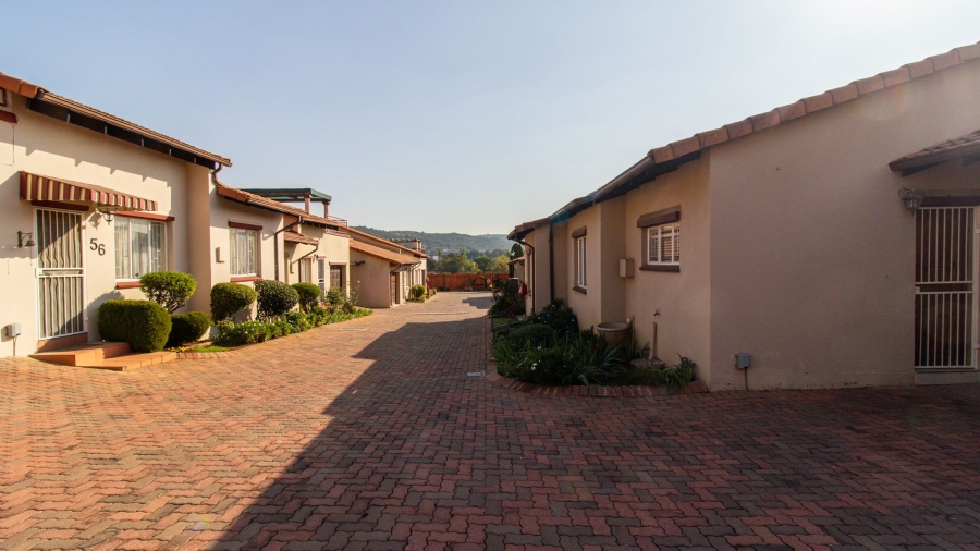 2 Bedroom Property for Sale in Mulbarton Gauteng