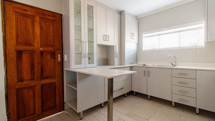 2 Bedroom Property for Sale in Mulbarton Gauteng