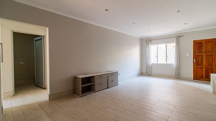 2 Bedroom Property for Sale in Mulbarton Gauteng