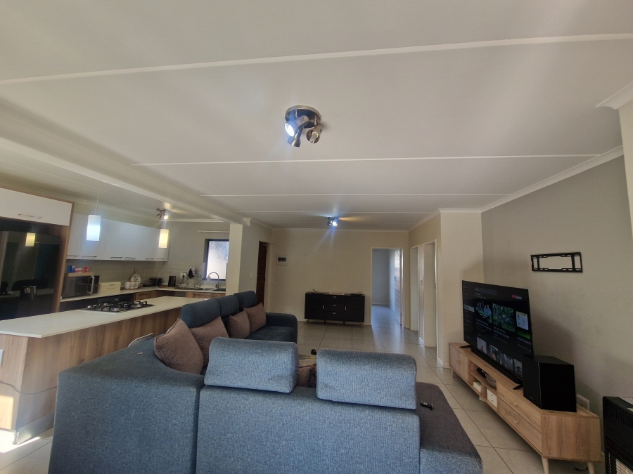 To Let 3 Bedroom Property for Rent in Modderfontein Gauteng
