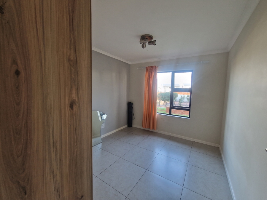 To Let 3 Bedroom Property for Rent in Modderfontein Gauteng