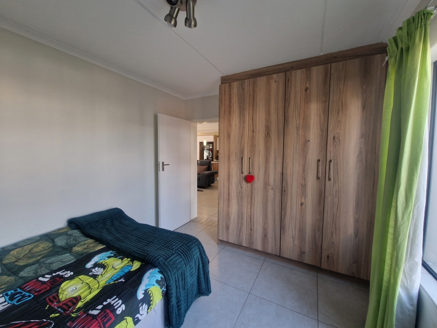 To Let 3 Bedroom Property for Rent in Modderfontein Gauteng