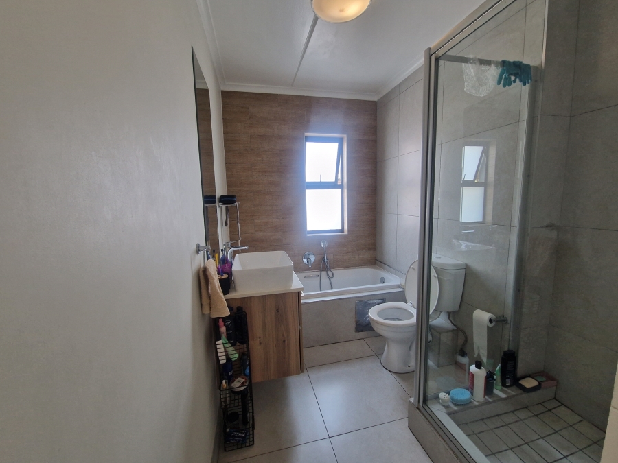 To Let 3 Bedroom Property for Rent in Modderfontein Gauteng