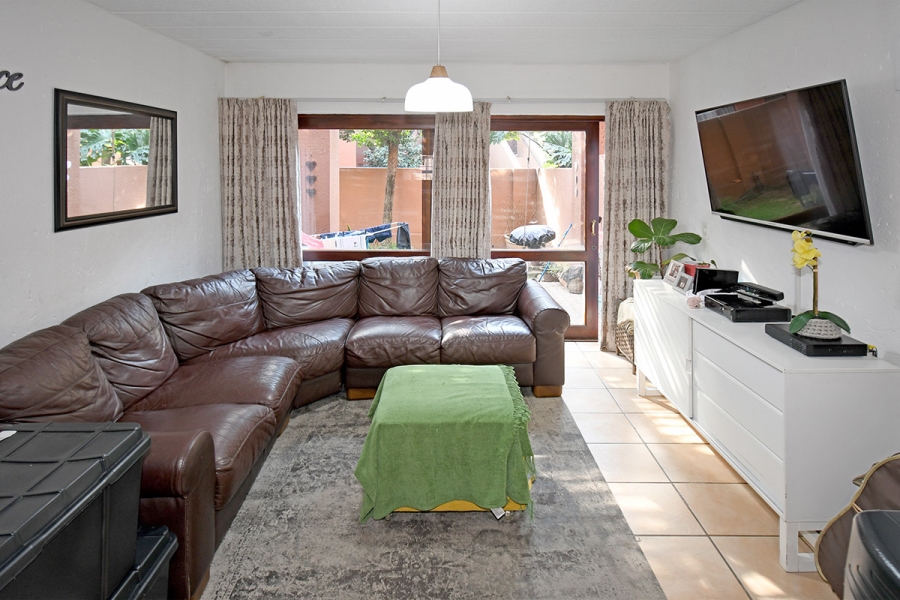 2 Bedroom Property for Sale in Magaliessig Gauteng