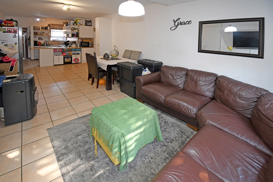 2 Bedroom Property for Sale in Magaliessig Gauteng