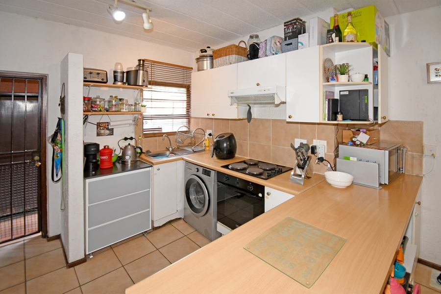 2 Bedroom Property for Sale in Magaliessig Gauteng