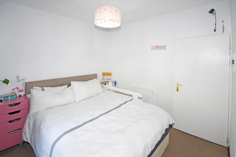 2 Bedroom Property for Sale in Magaliessig Gauteng