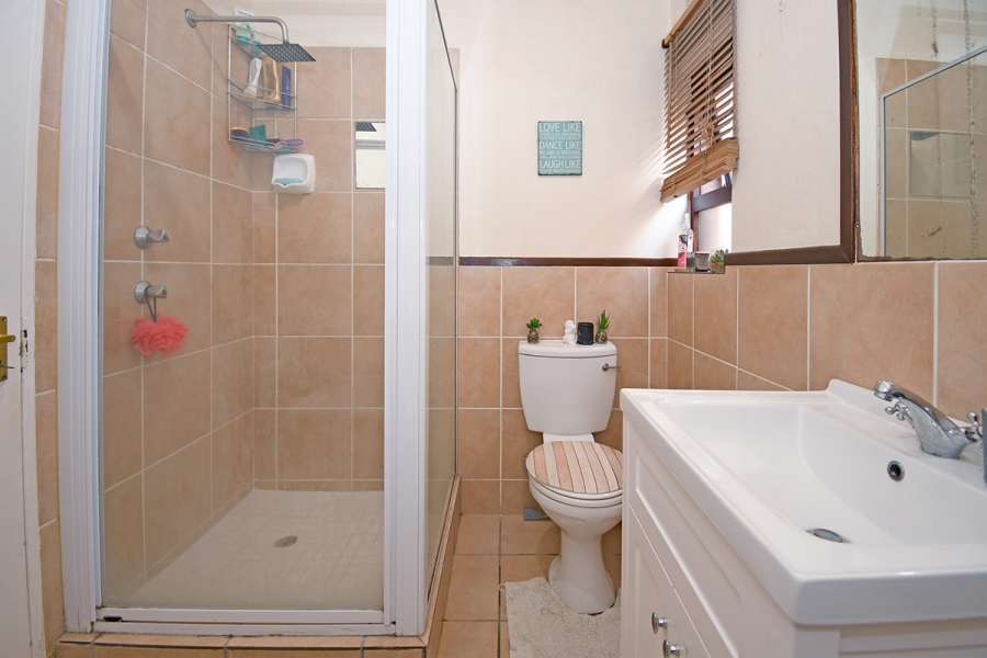 2 Bedroom Property for Sale in Magaliessig Gauteng