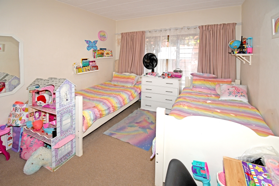 2 Bedroom Property for Sale in Magaliessig Gauteng