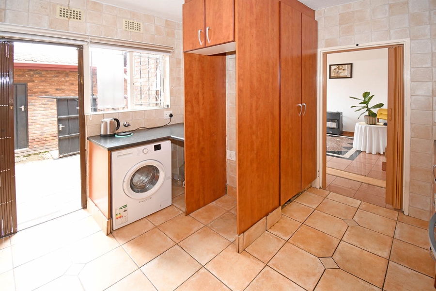 3 Bedroom Property for Sale in Buccleuch Gauteng