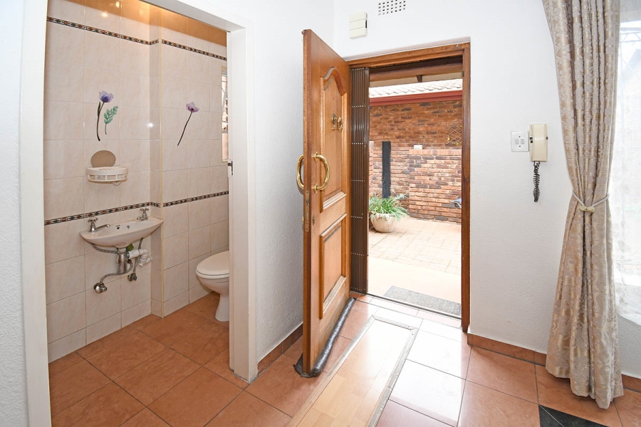 3 Bedroom Property for Sale in Buccleuch Gauteng