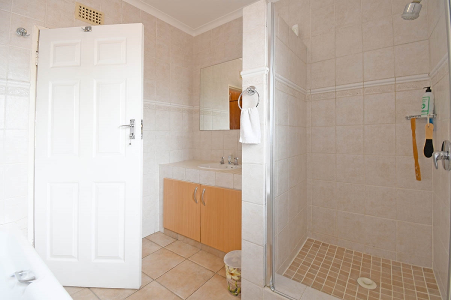 3 Bedroom Property for Sale in Buccleuch Gauteng