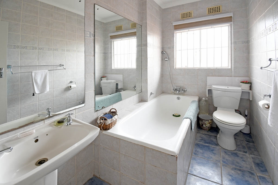 3 Bedroom Property for Sale in Buccleuch Gauteng