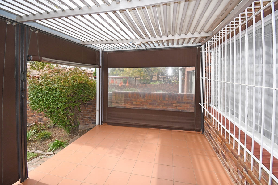 3 Bedroom Property for Sale in Buccleuch Gauteng