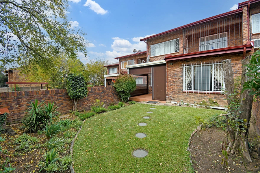 3 Bedroom Property for Sale in Buccleuch Gauteng