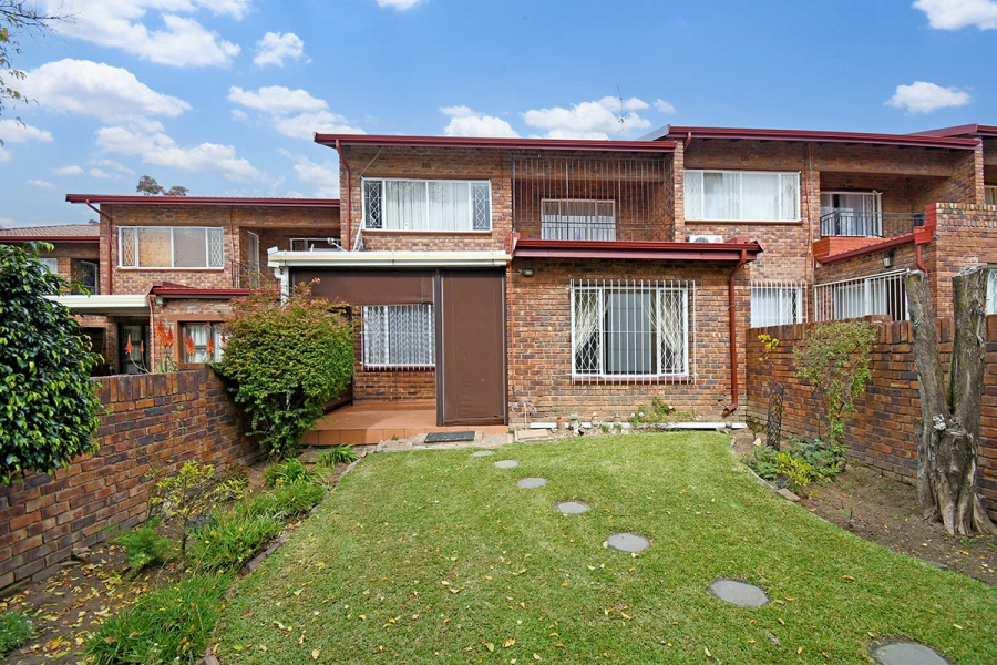 3 Bedroom Property for Sale in Buccleuch Gauteng