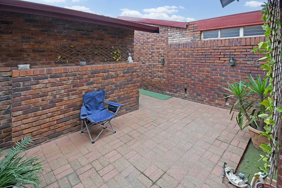 3 Bedroom Property for Sale in Buccleuch Gauteng