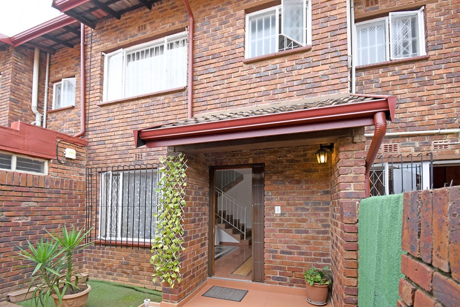 3 Bedroom Property for Sale in Buccleuch Gauteng