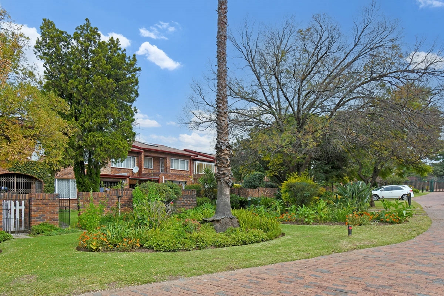 3 Bedroom Property for Sale in Buccleuch Gauteng