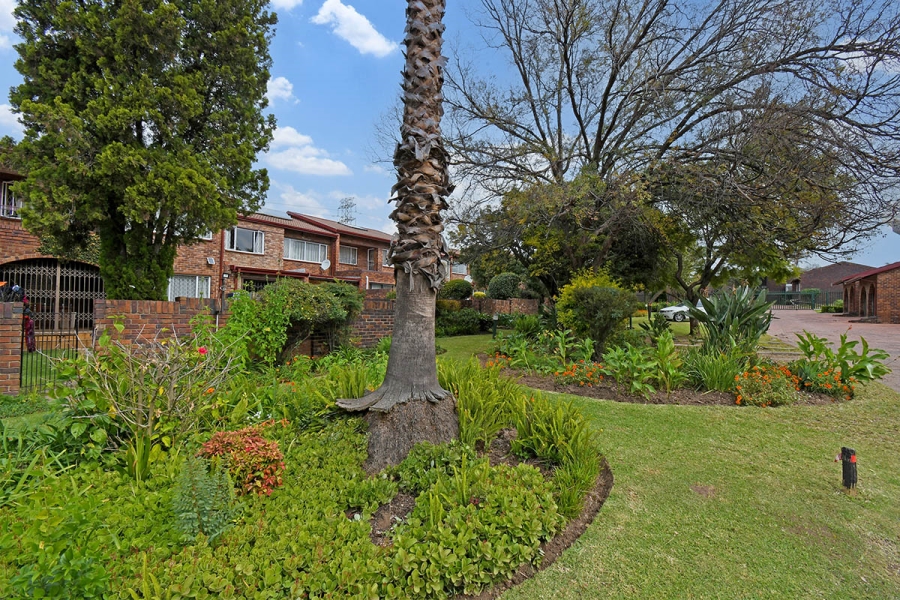 3 Bedroom Property for Sale in Buccleuch Gauteng