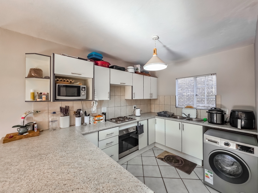 2 Bedroom Property for Sale in Faerie Glen Gauteng
