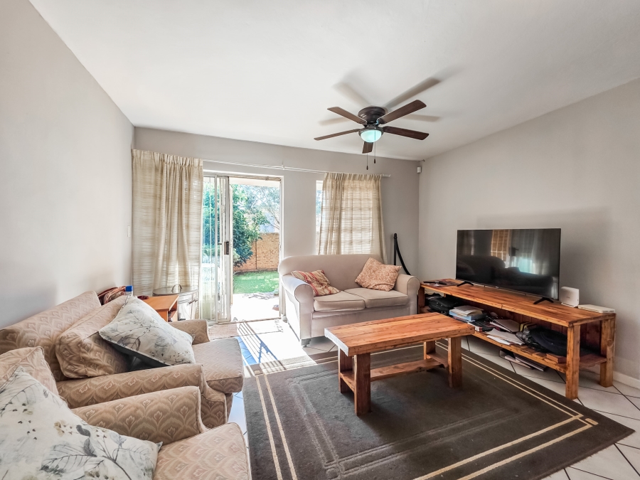 2 Bedroom Property for Sale in Faerie Glen Gauteng