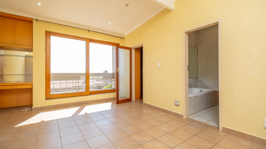 3 Bedroom Property for Sale in Bedford Park Gauteng