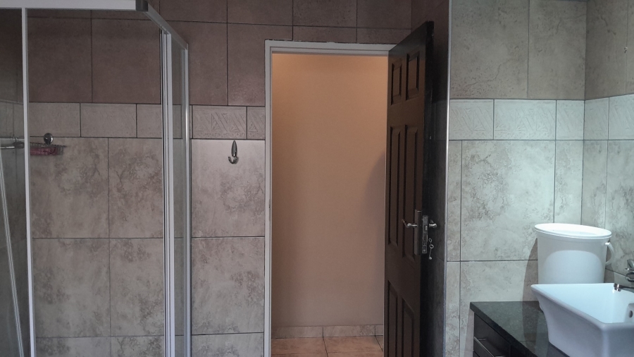 4 Bedroom Property for Sale in Vanderbijlpark SE 8 Gauteng