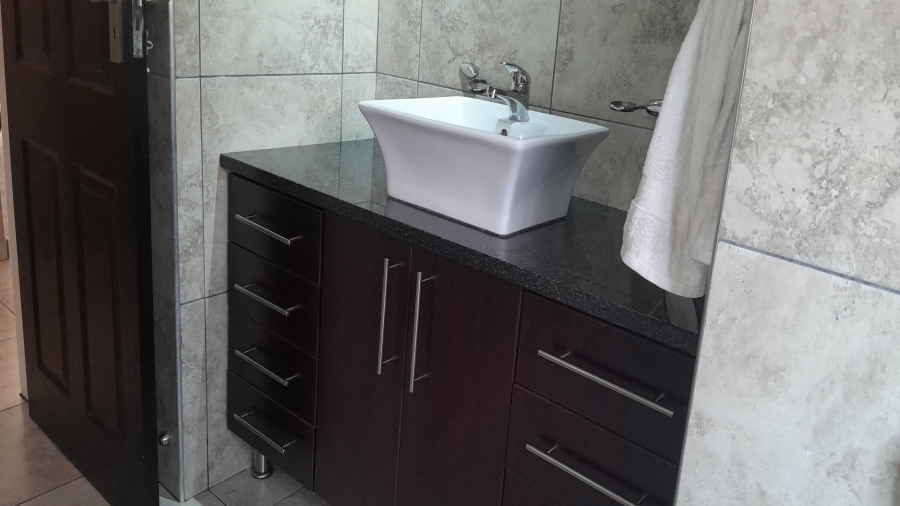 4 Bedroom Property for Sale in Vanderbijlpark SE 8 Gauteng