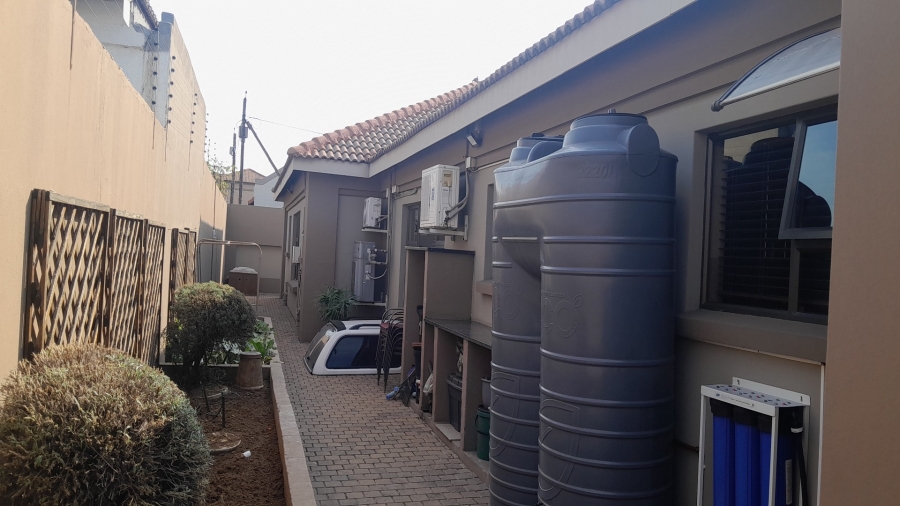 4 Bedroom Property for Sale in Vanderbijlpark SE 8 Gauteng