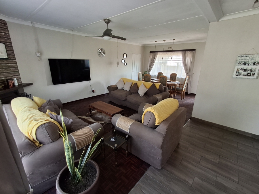 5 Bedroom Property for Sale in Northmead Gauteng