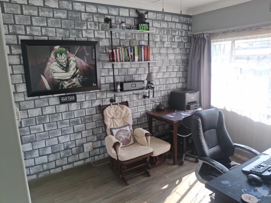 5 Bedroom Property for Sale in Northmead Gauteng