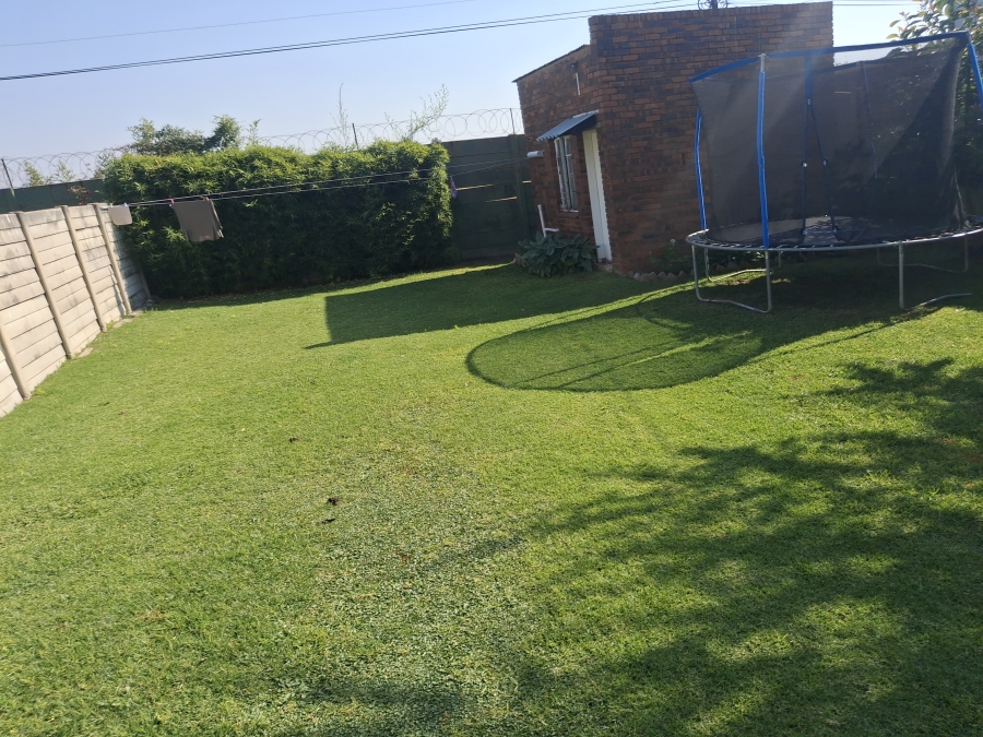 5 Bedroom Property for Sale in Northmead Gauteng