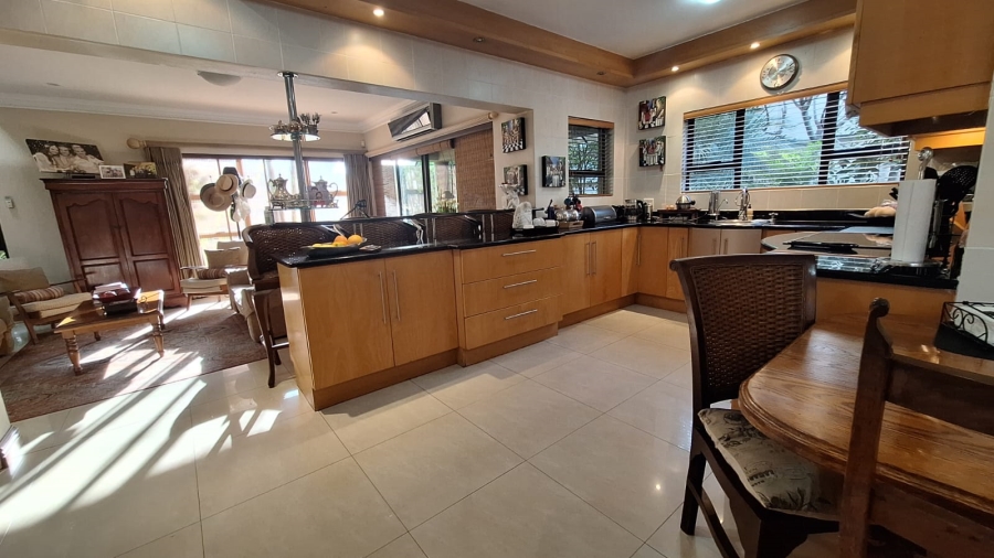 To Let 4 Bedroom Property for Rent in Woodmead Gauteng