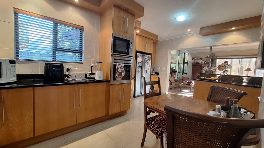 To Let 4 Bedroom Property for Rent in Woodmead Gauteng
