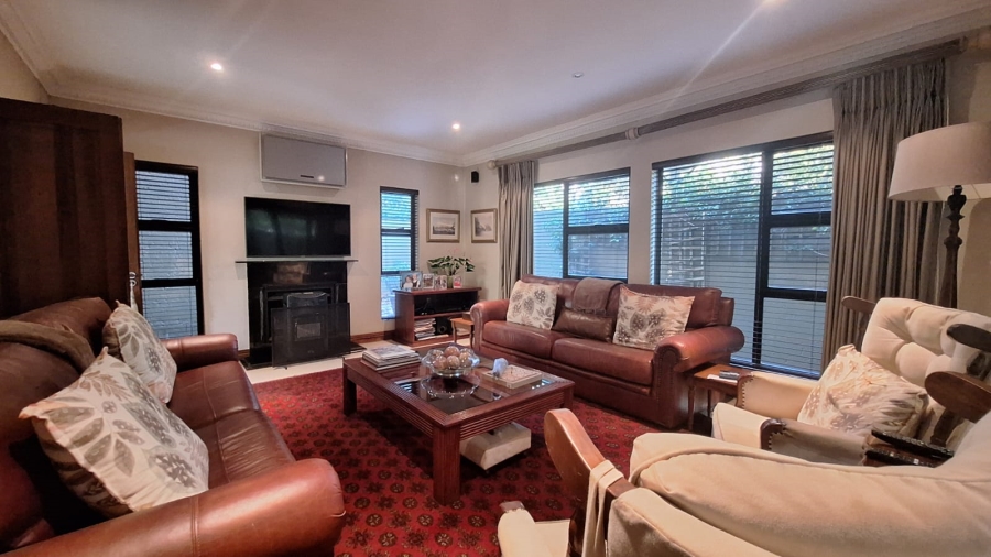 To Let 4 Bedroom Property for Rent in Woodmead Gauteng