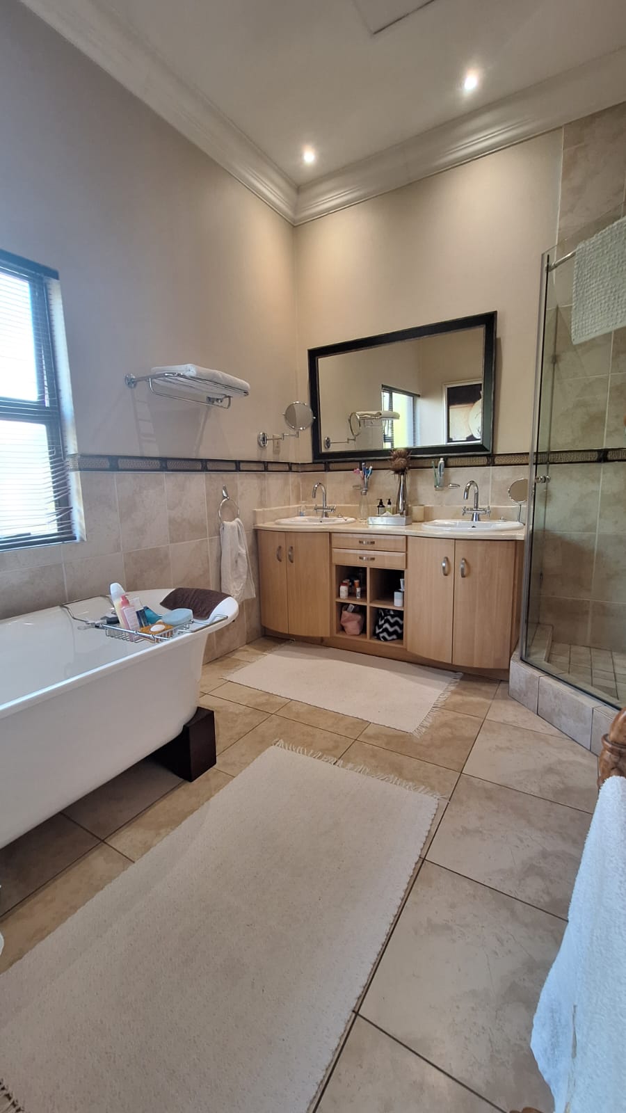 To Let 4 Bedroom Property for Rent in Woodmead Gauteng