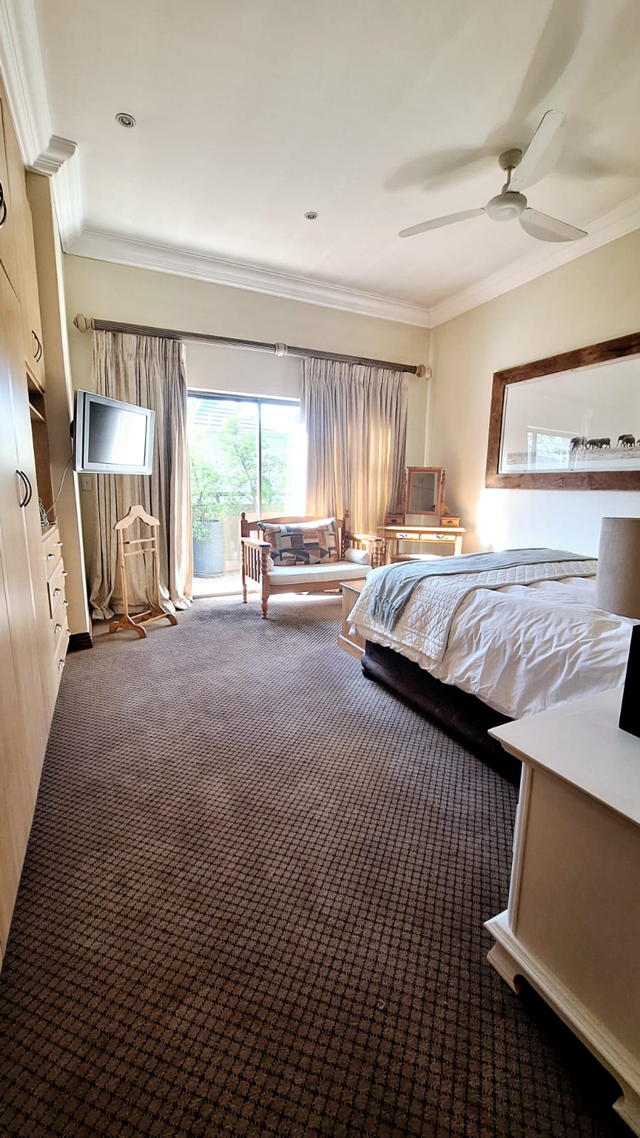 To Let 4 Bedroom Property for Rent in Woodmead Gauteng