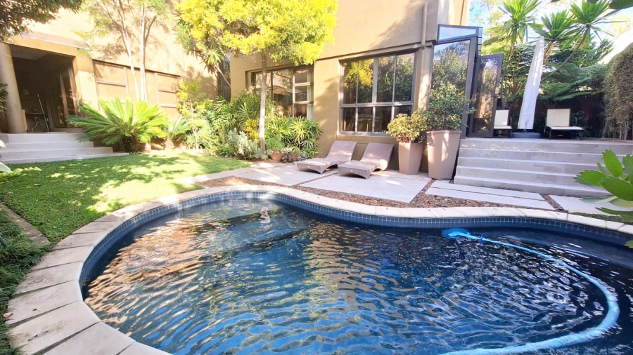 To Let 4 Bedroom Property for Rent in Woodmead Gauteng