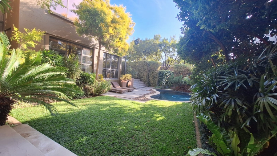 To Let 4 Bedroom Property for Rent in Woodmead Gauteng
