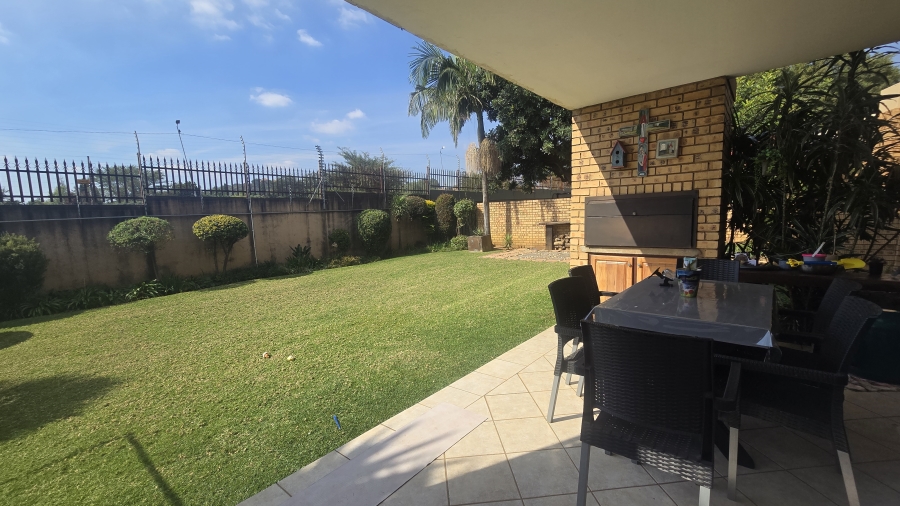 2 Bedroom Property for Sale in The Wilds Gauteng