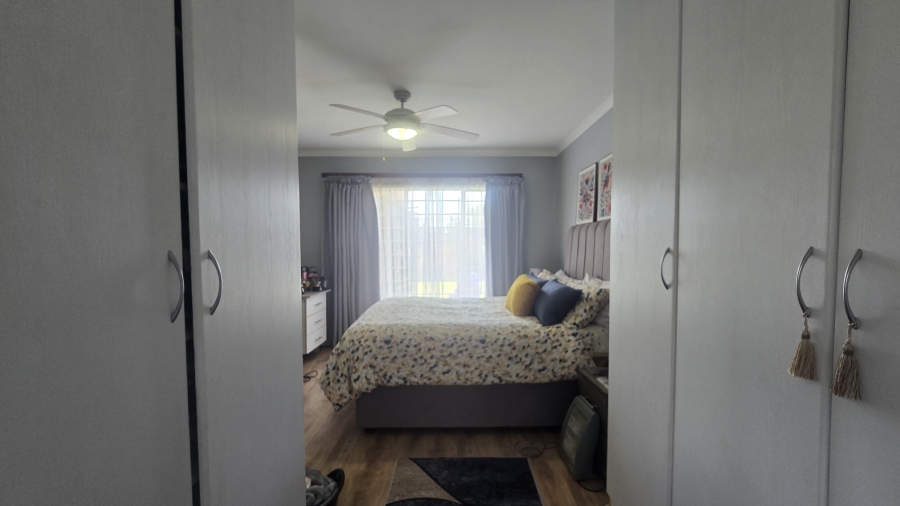 2 Bedroom Property for Sale in The Wilds Gauteng