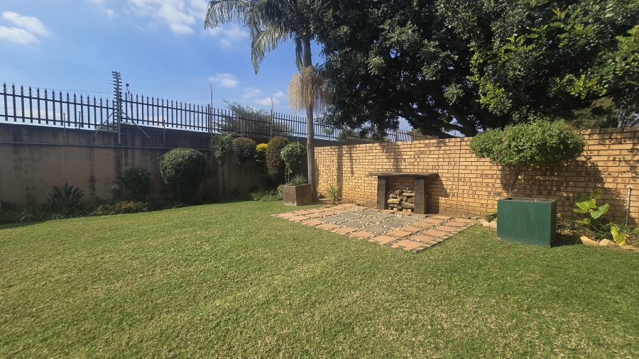 2 Bedroom Property for Sale in The Wilds Gauteng