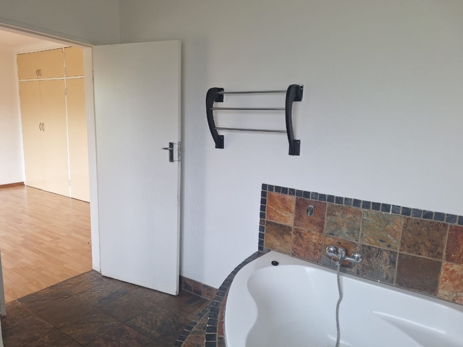 4 Bedroom Property for Sale in Birchleigh Gauteng