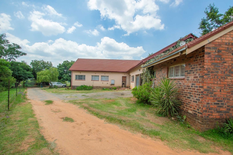 2 Bedroom Property for Sale in Rietfontein Gauteng