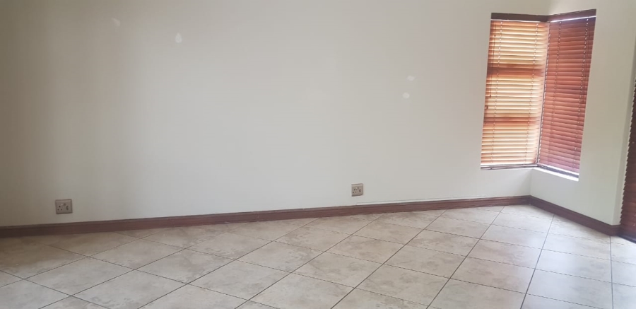 3 Bedroom Property for Sale in Featherbrooke Estate Gauteng