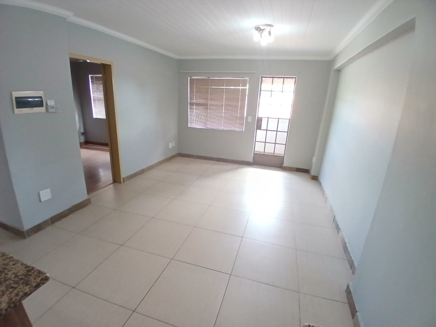 To Let 2 Bedroom Property for Rent in Waverley Gauteng